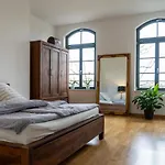 Koenig Residenz Nahe Bmw , Porsche , Dhl Und Messe *