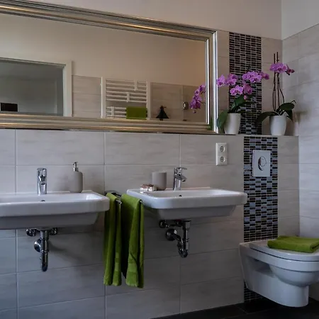 Apartament Koenig Residenz Nahe Bmw , Porsche , Dhl Und Messe *