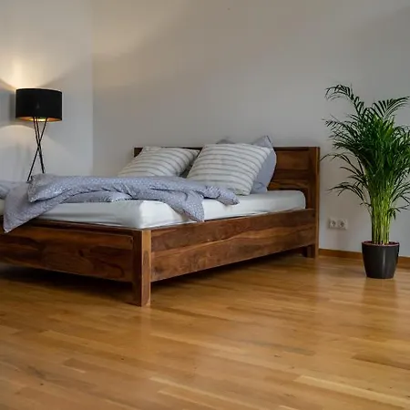 Apartment Koenig Residenz Nahe Bmw , Porsche , Dhl Und Messe