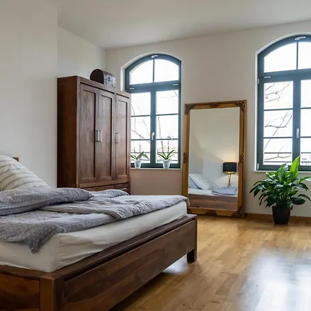 Koenig Residenz Nahe Bmw , Porsche , Dhl Und Messe *