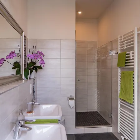 Daire Koenig Residenz Nahe Bmw , Porsche , Dhl Und Messe