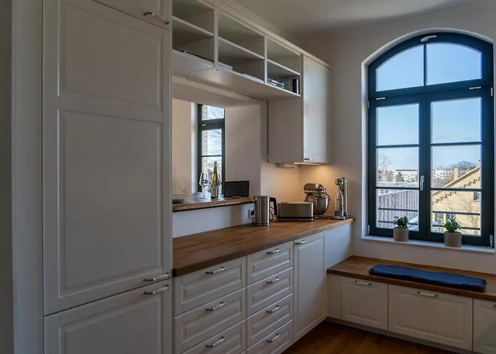 Koenig Residenz Nahe Bmw , Porsche , Dhl Und Messe *